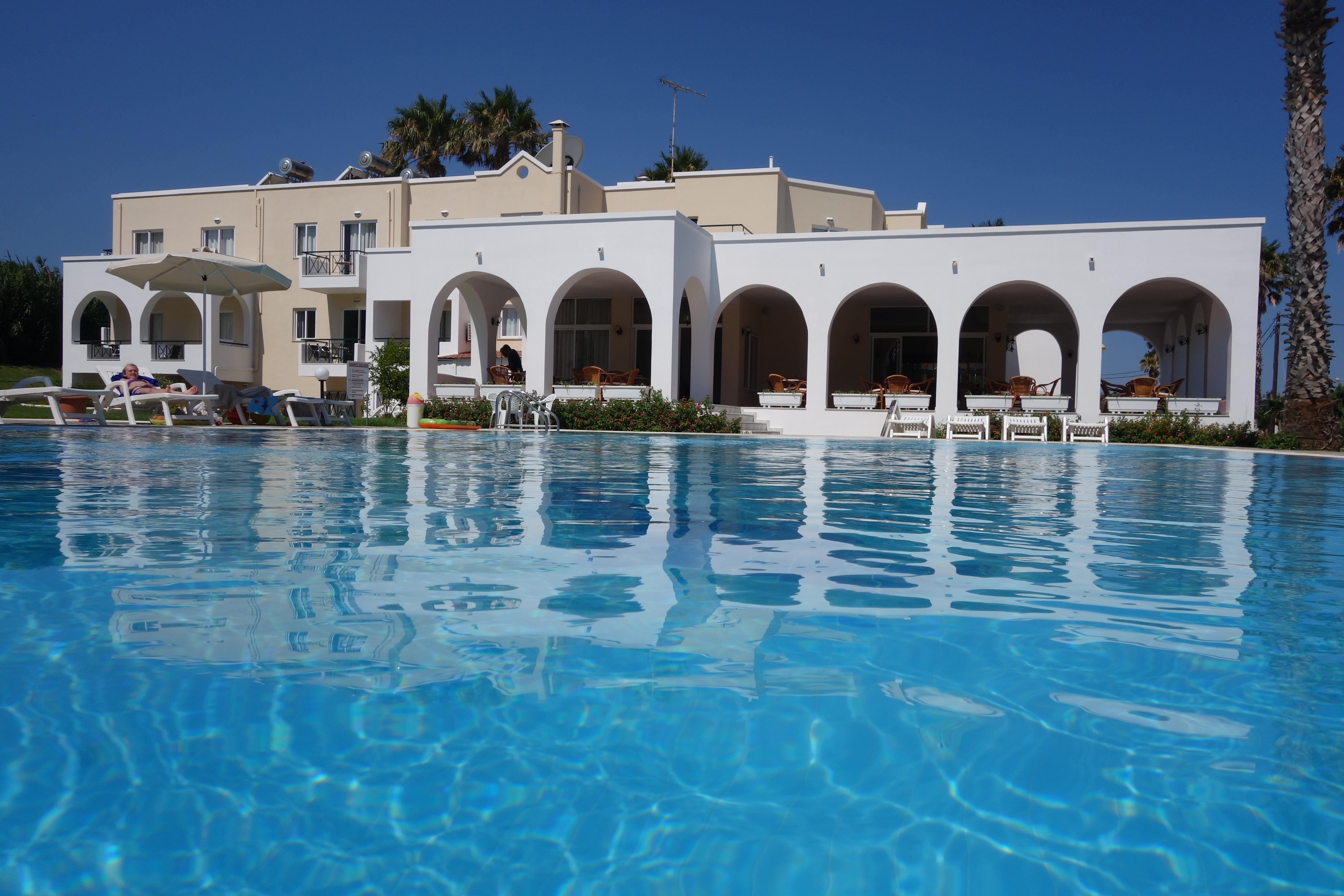 Andromeda Hotel Apartments Псалиди Экстерьер фото